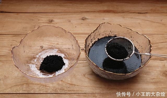 炒芝麻时,牢记“1不放4窍门”,芝麻不糊不苦,颗颗酥脆香味浓