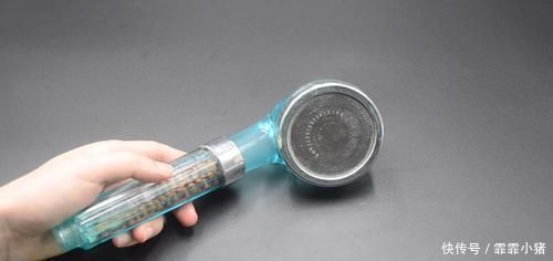 水垢|把牙膏挤到淋浴喷头上,一年能省下不少钱,解决了很多家庭的困扰