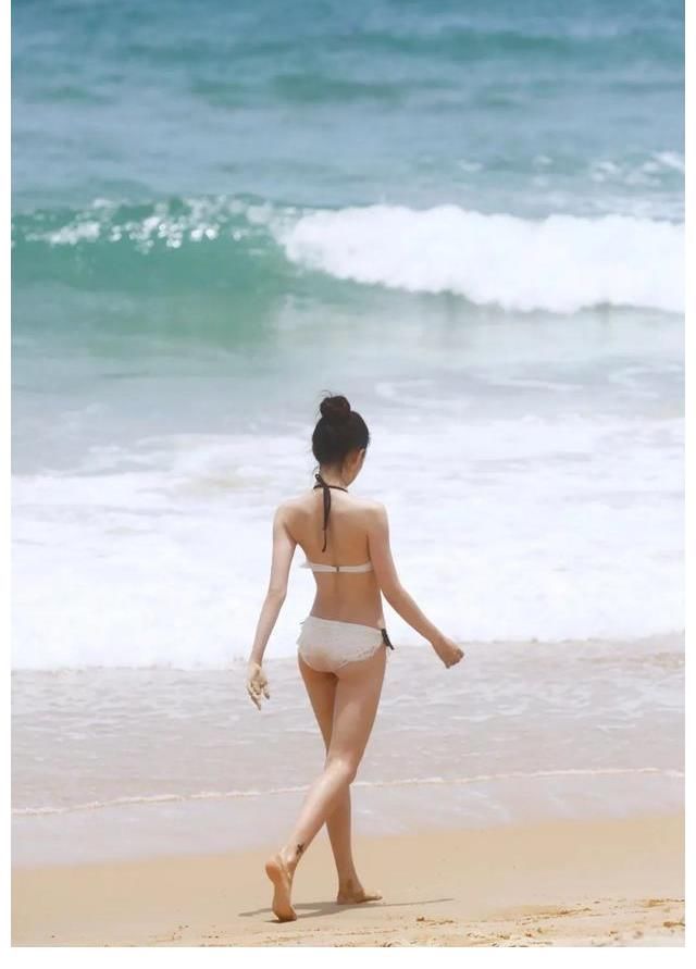 徐璐|漫画腿+小蛮腰,怪不得徐璐天天因为身材顶上热搜