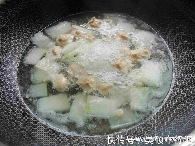 节食减肥|30岁自律女人的轻断食晚餐,在朋友圈走红,网友:这么吃想胖都难