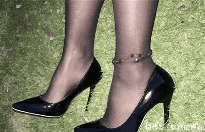 尖头|尖头细高跟时尚的款式,自带的无限柔情