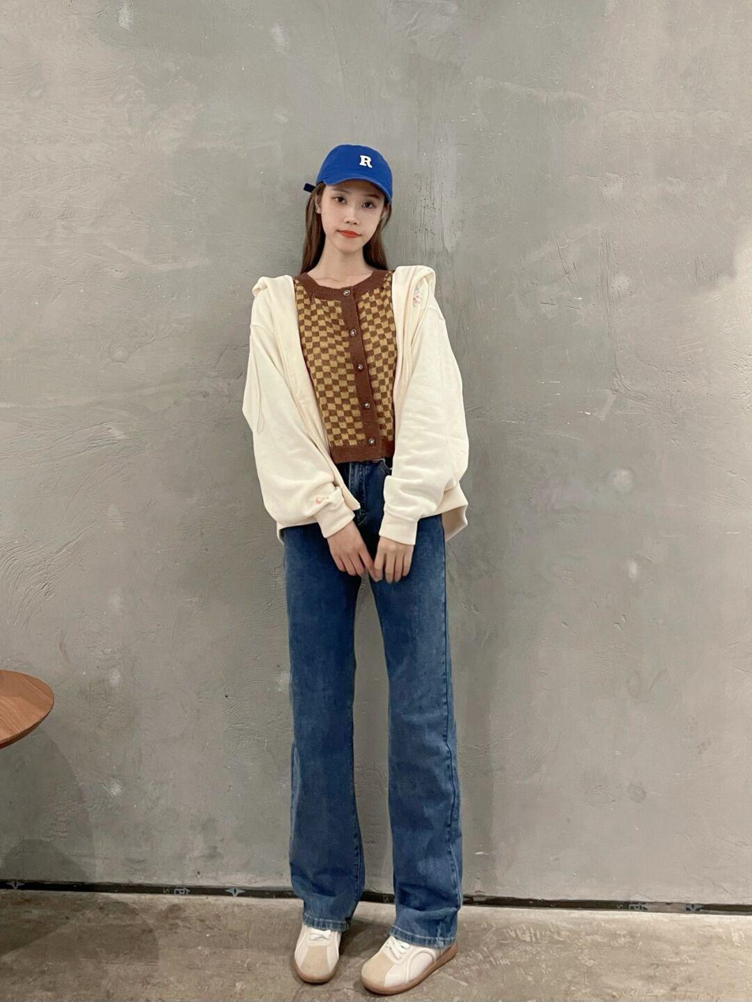 包容性|今年“棋盘格”针织衫又火了,掌握这几个小窍门,轻松穿出时髦范