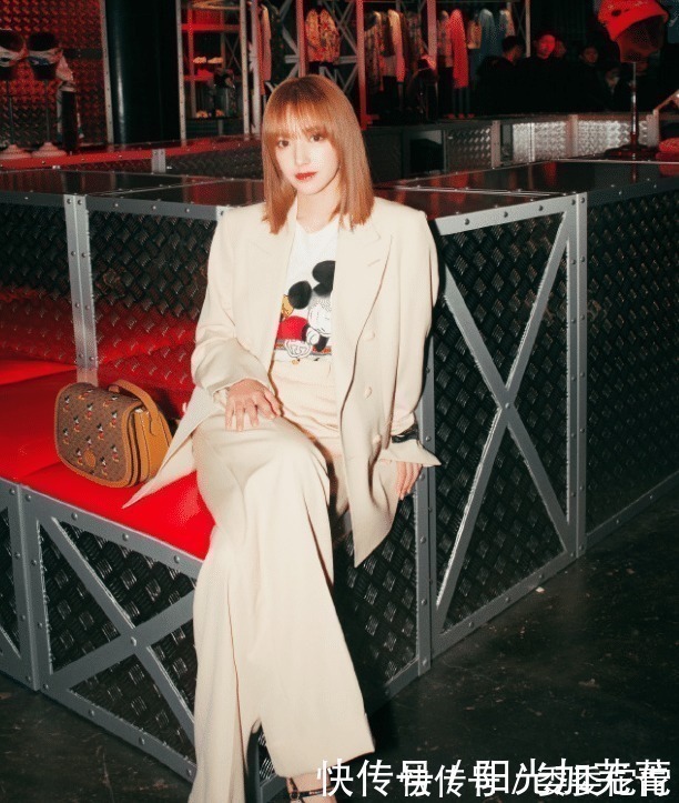 漫画腿|漫画腿不吃香了,看程潇秀出的“肉肉腿”,这才是男士最爱