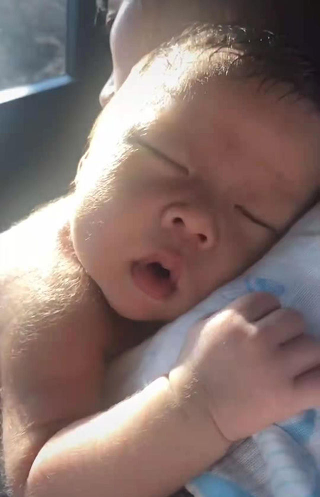 照片|宝妈吐槽自己生了一颗“猕猴桃”，晒出宝宝照片后，网友恍然大悟