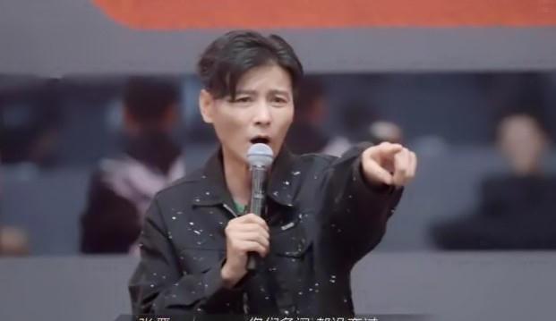 陈小春在披哥节目中抱团排外？不，古惑仔们只是为了一声兄弟