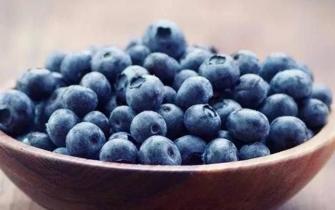 干净|蓝莓该如何清洗才干净呢？蓝莓该如何挑选蓝莓呢？看过的人都说好