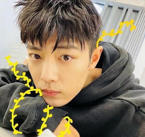 初夏男生发型也别瞎剪，2021年当下流行的男生发型图鉴参考！