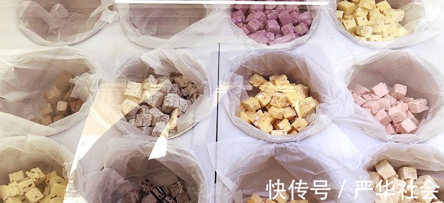 一个个口味丰富的小方块不是冰淇淋,而是清凉爽口的厚切酸奶