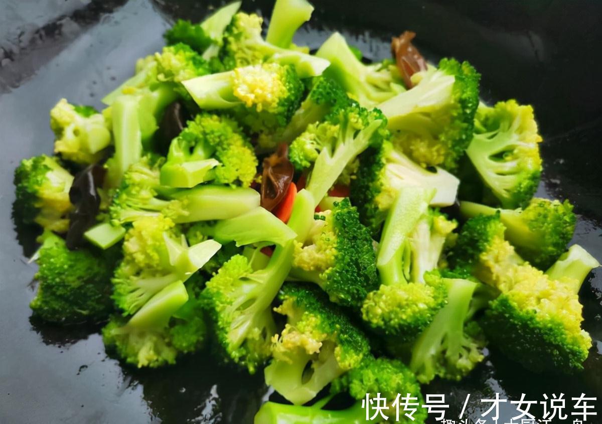 解馋|炒西兰花，切记不要焯水和直接炒，教你饭店做法，脆嫩入味又解馋