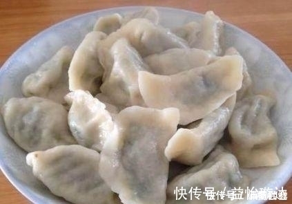吃起来|入秋后此菜正便宜,包饺子比猪肉馅还香,老公连吃40个不过瘾