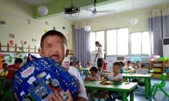 家庭教育|第一天上幼儿园不哭的孩子,大多来自这3种家庭,你家娃在其中吗