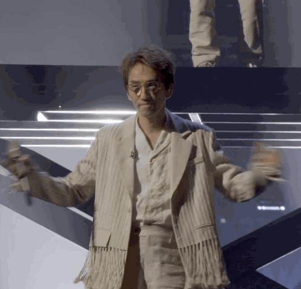 林志炫|《哥哥》二公，林志炫不小心“摔”进前4，他却拿到了“烦人卡”