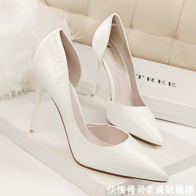 柔美又不失气质的高跟鞋，尽显优雅和奢华的魅力