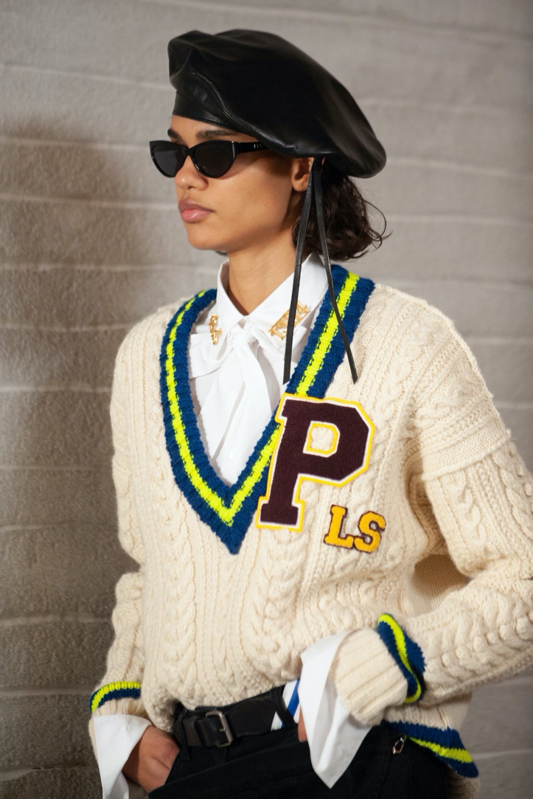 Y2K、土酷风要过去了？这个秋冬“学院风”来势凶猛|教你美 | enzo