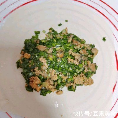 自从学会韭菜海鲜盒子，我就不想再吃外卖了