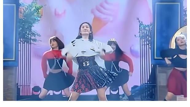 谢娜产子后首上综艺!穿短裙跳热舞身材没变化,何炅开车接她上班