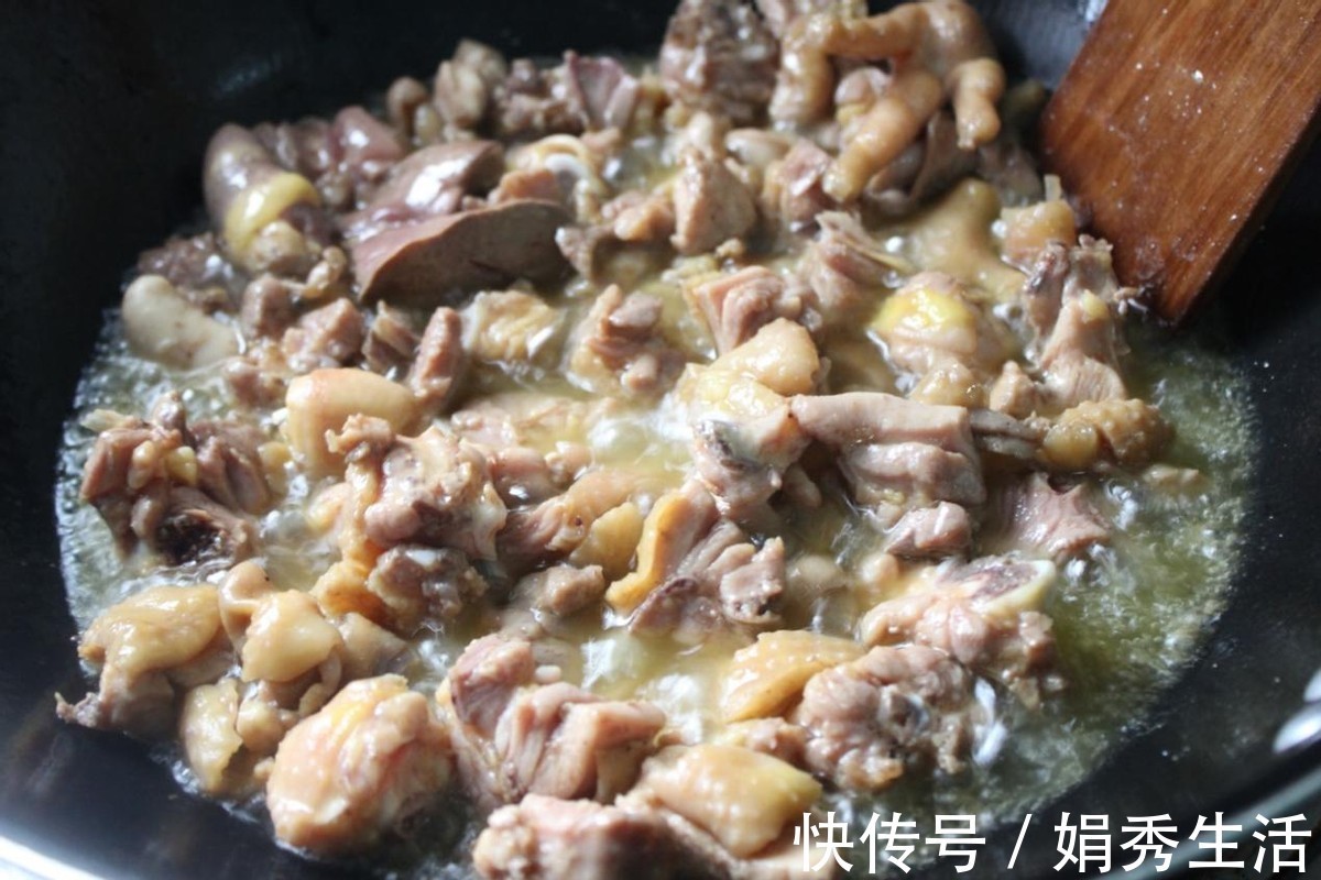 红椒|这大盘鸡看着就流口水,颜色鲜艳好吃,出锅2碗米饭不够吃