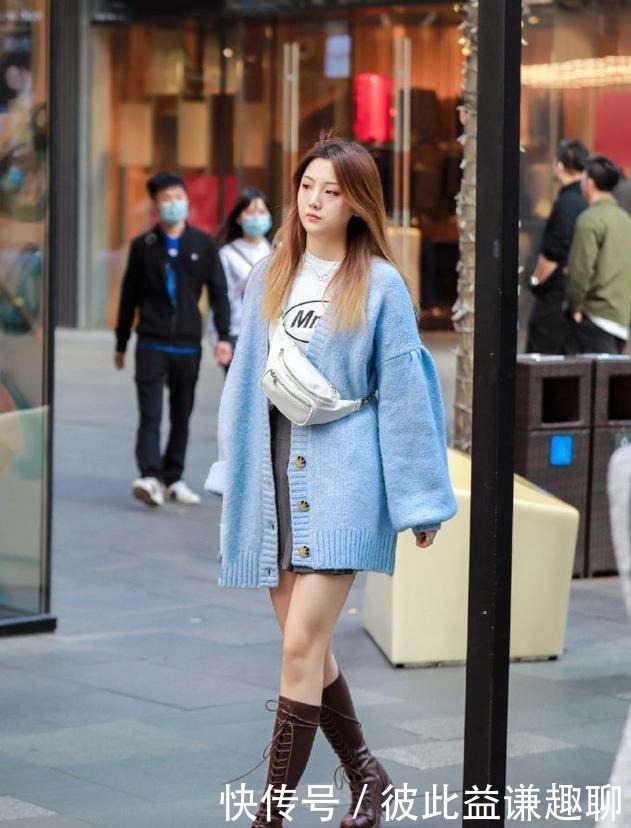 风情|街拍美女:当我合上双眼时,我渴望的仍是你那一眼的风情!