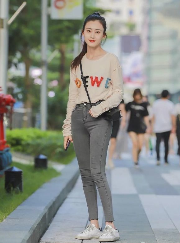 清纯可爱|清纯可爱的美女,穿搭简单时尚,很漂亮哦