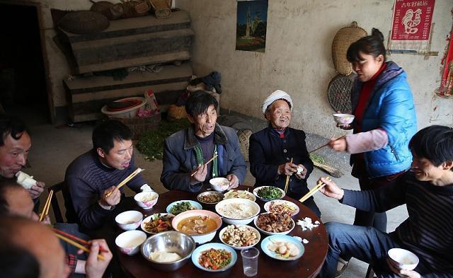 一日三餐|长寿的人,身体多半有6种行为,若有一个,恭喜