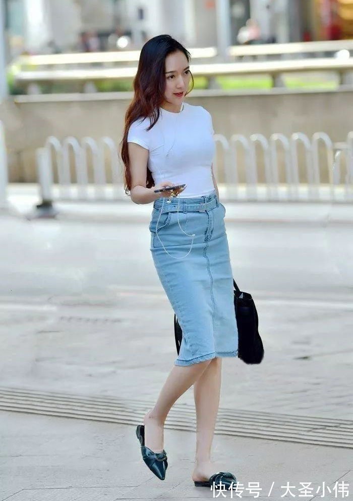 高跟鞋|美女街拍:北方女孩太招人疼爱,一看就是很懂事的,好想过去帮她买一杯奶茶