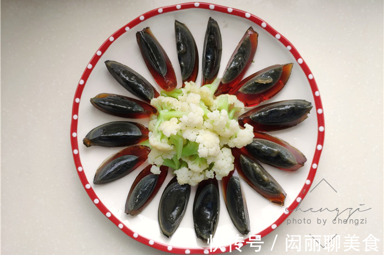 家宴|端午节家宴，凉菜先上桌，好吃易做高颜值，寓意端午安康又团圆