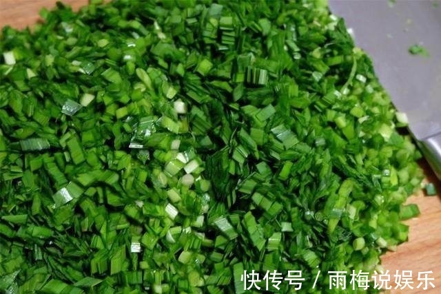 起阳草|韭菜鸡蛋馅饺子，关键在馅，有了这两样法宝，饺子不出水味更鲜