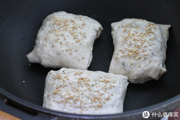 手抓饼又有新吃法，做成香酥美味的牛肉饼，用料十足一个就管饱！