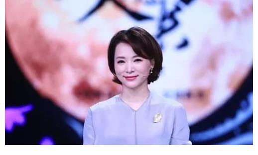 央視一姐董卿，連續(xù)4年缺席央視春晚，背后的原因究竟是什么