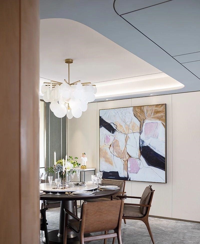 休闲|253平大平层,光装修就花了124w,一进门就被迷住了,客厅更大气