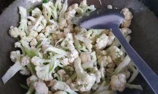 食物|最补钙的食物不是牛奶，其实是它，和西红柿搭配味道好，孩子爱吃