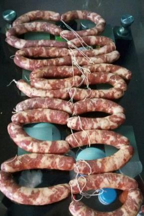 开裂的情况|腊肠灌好后,别直接拿去晒!再加2步,腊肠咸香入味,油润不开裂