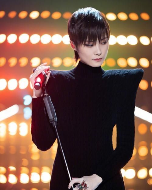 脸型|方脸适合什么发型?想给方脸 “削骨”并不难,3步教大家选发型