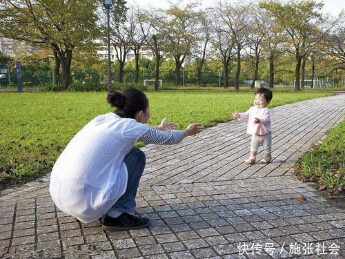 眷恋|婴儿谁抱的多就和谁亲?错过这三个依赖期,宝宝和妈妈可能不亲