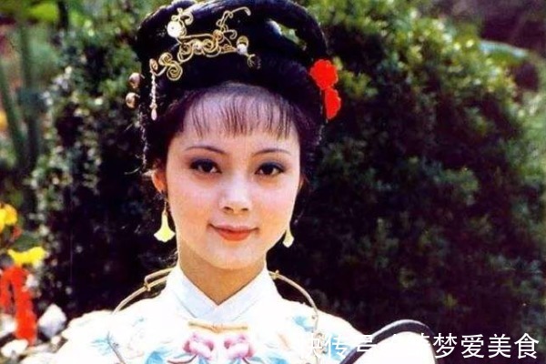 红楼梦!薛宝钗在贾母面前抖机灵,贾母不动声色,狠狠打脸薛宝钗!