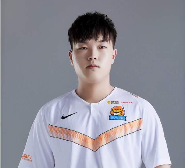 bin|SN上单阿bin要废了，首秀被霸哥单杀，网友：想起Shy哥！