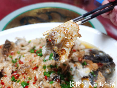 馆子|一家人下馆子,5菜1汤花了300元,第三道菜一上桌就发现菜点多了