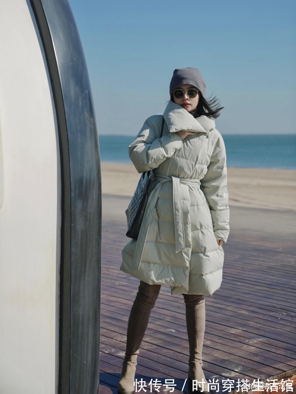 三木|女人尽量不要羽绒服配围巾,学学三木这样穿,时髦耐看又大方