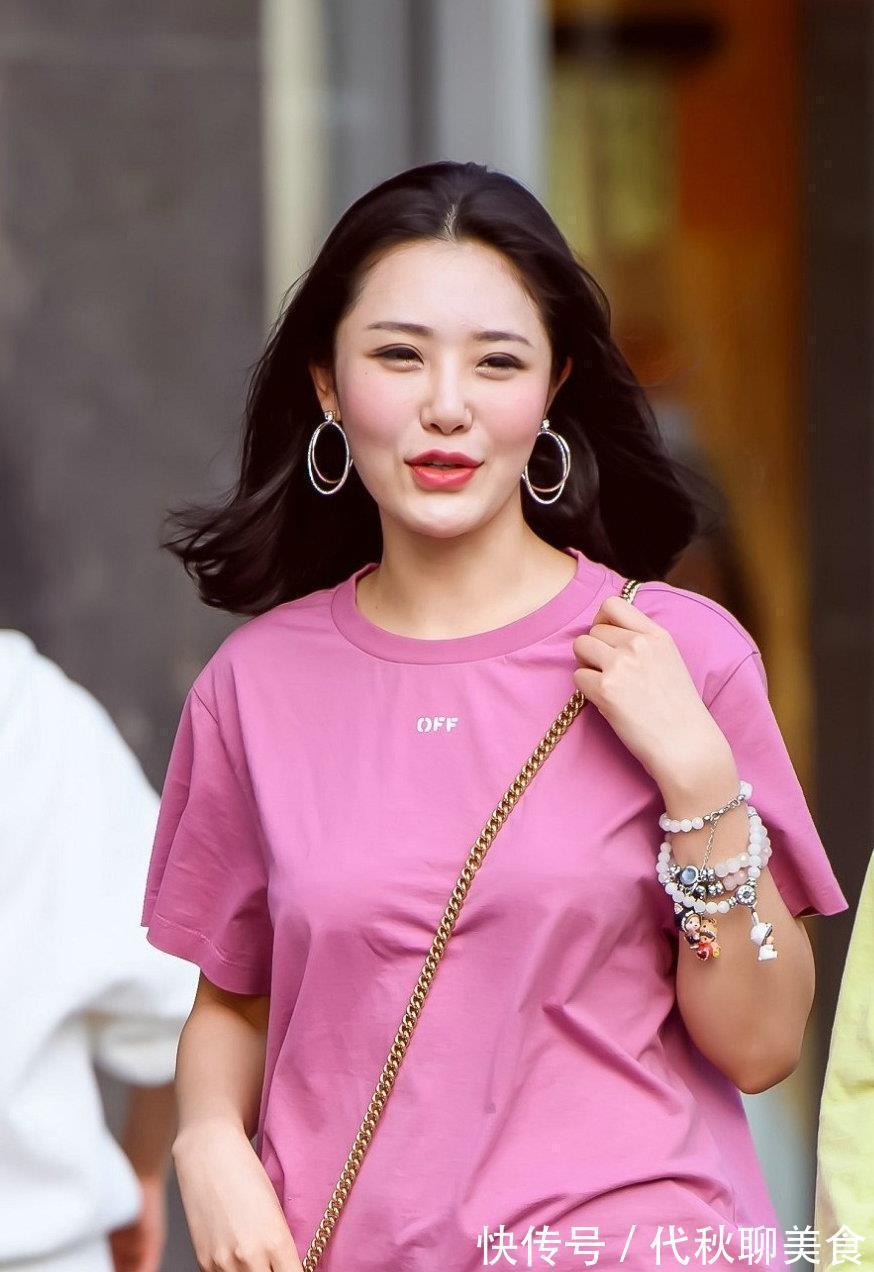 视觉|宽松的长衫营造出时尚的视觉观感,看起来时髦很多