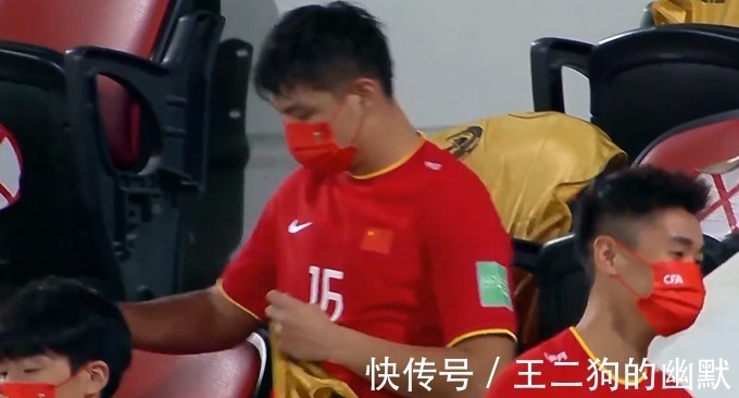徐江|好事?记者:国足无主场李铁能躲个清净,几万人喊“下课”很糟心