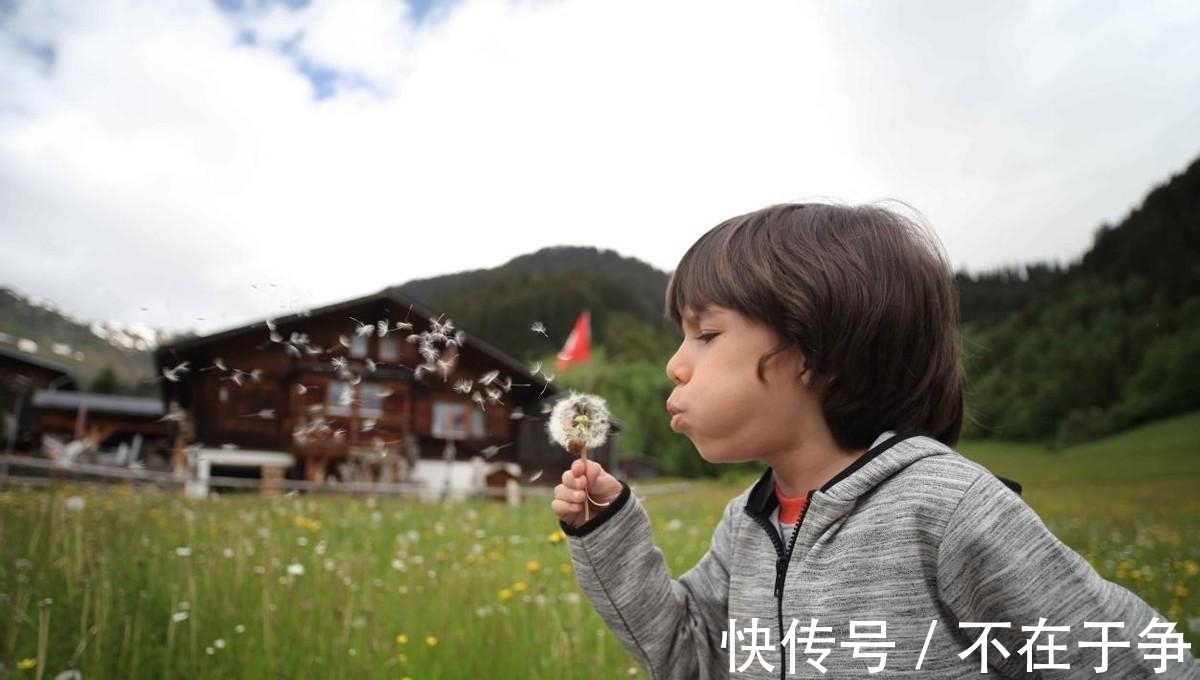 性格|“出去浪”和“宅在家”的孩子,长大后谁更有出息?现实打脸父母