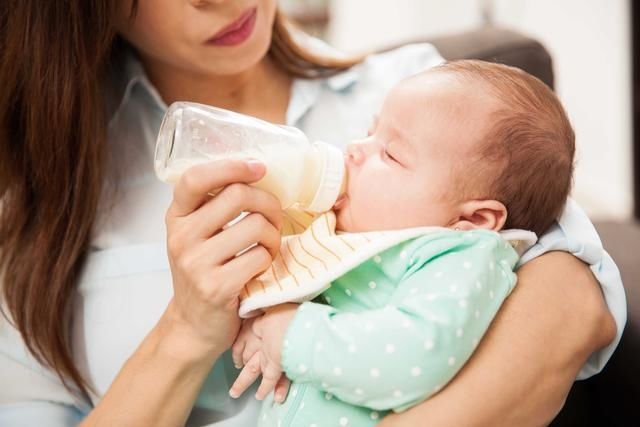 奶粉|孩子“第1口奶”喝母乳还是奶粉，不用三年，这些差距越来越大