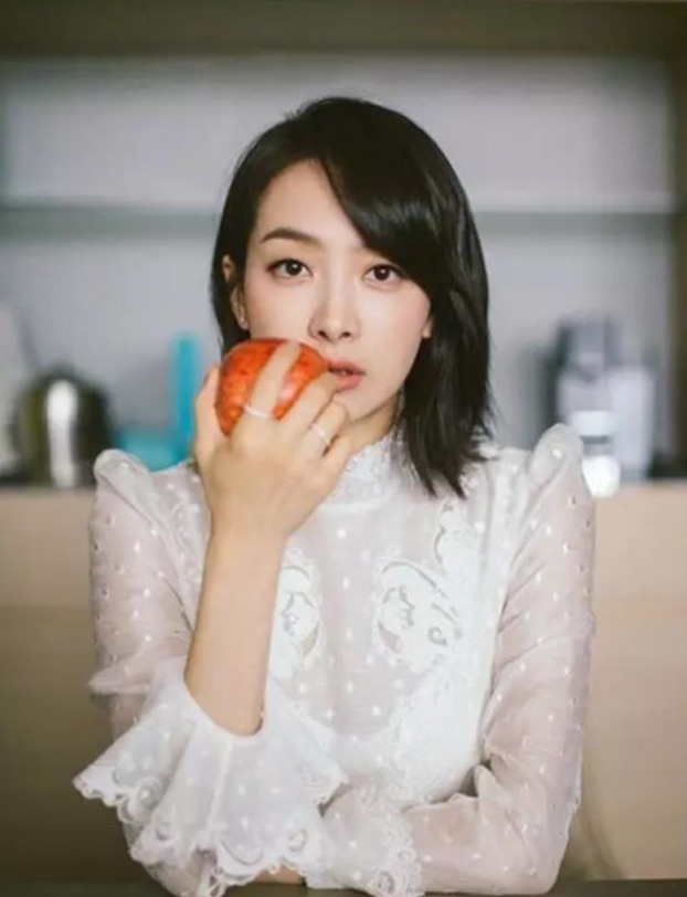 减龄 女人过了50岁,就别乱剪头发,今年流行的发型,减龄又时尚