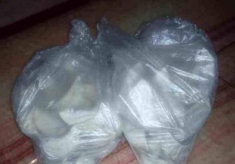 饺子包好后，直接放冰箱就“坏”了，这么做，饺子不开裂不粘连