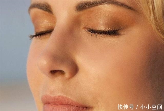  肝脏|肝不好的人，手上可能有这3个表现，记住3个动作，肝慢慢变好