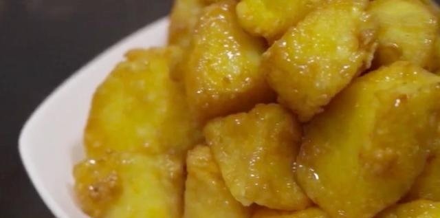 苹果加鸡蛋这么好吃,刚做好就被孩子们抢光了,香甜可口!