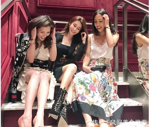 修身|街拍:打扮修身得体的妹子,凹凸性感,既简约又时尚很美好!