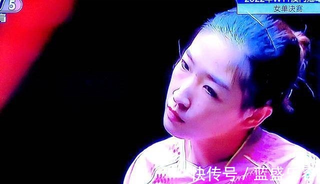 世锦赛|不愧女乒颜值与品牌担当!刘诗雯当选2021中国十大品牌年度人物!