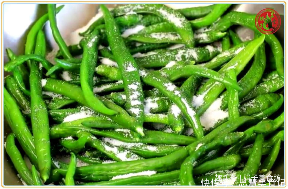 肉丝|辣椒别再炒肉丝了,教你秘制新吃法,香辣爽口开胃下饭