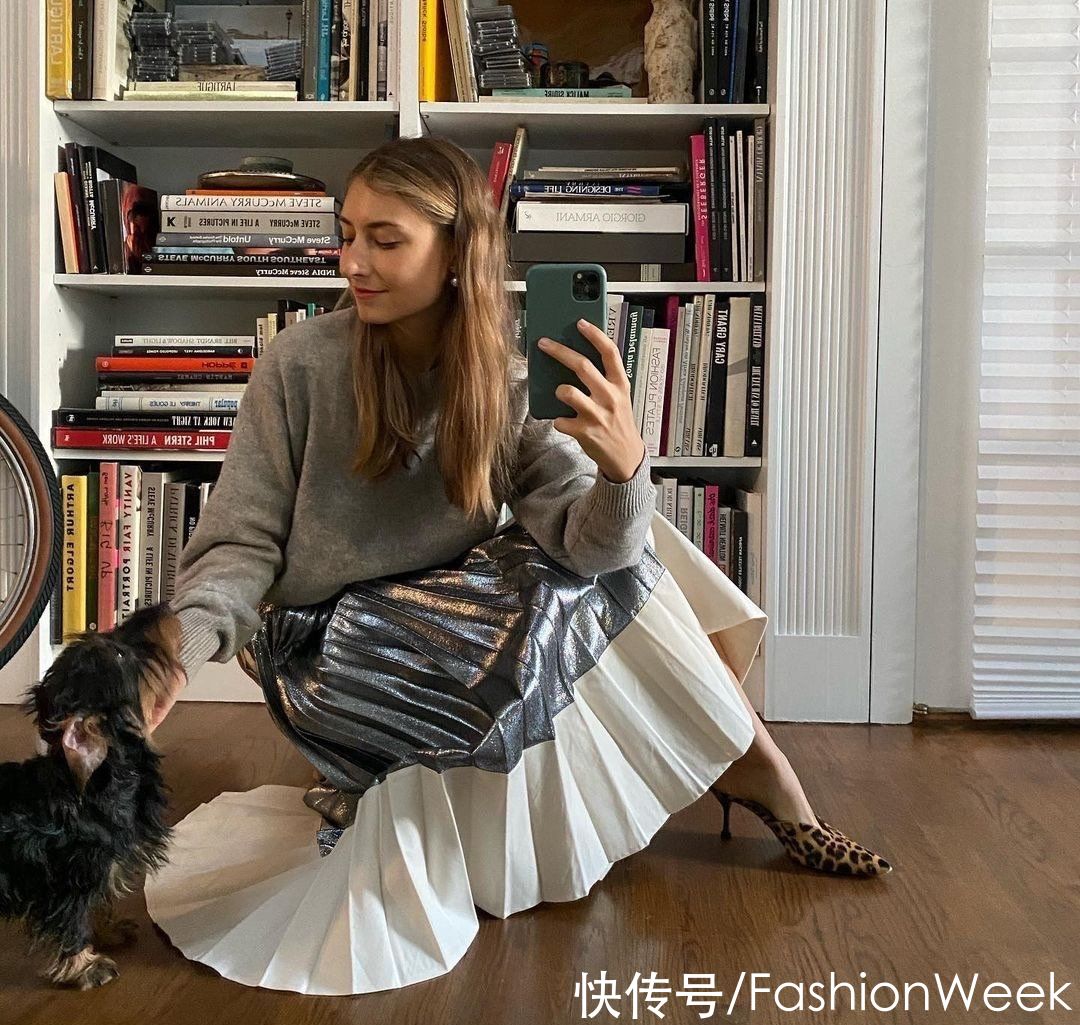 时髦简约风更吸引人，羽绒服配紧身裤太绝了，轻松打造完美造型